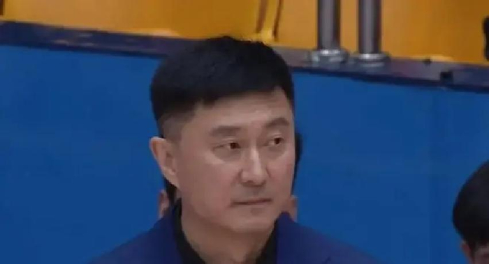 广东男篮排名骤降，伤病与轮换问题成关键