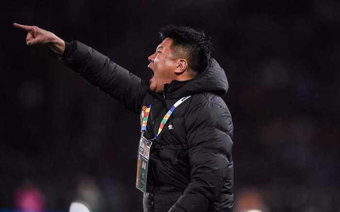 李金羽两拒握手引争议 主帅情绪反差凸显球队困