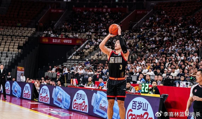 贺希宁砍29分助深圳男篮锁定常规赛第三